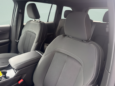 2027 Jeep Grand Cherokee GRAND CHEROKEE LAREDO X 4X4