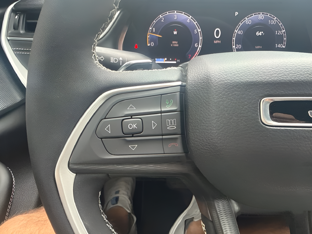 2027 Jeep Grand Cherokee GRAND CHEROKEE LAREDO X 4X4
