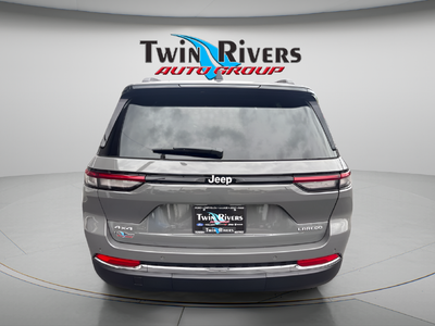 2027 Jeep Grand Cherokee GRAND CHEROKEE LAREDO X 4X4