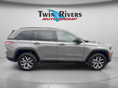 2027 Jeep Grand Cherokee GRAND CHEROKEE LAREDO X 4X4