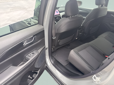 2027 Jeep Grand Cherokee GRAND CHEROKEE LAREDO X 4X4