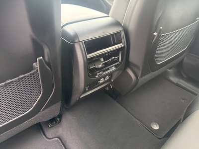 2027 Jeep Grand Cherokee GRAND CHEROKEE LAREDO X 4X4