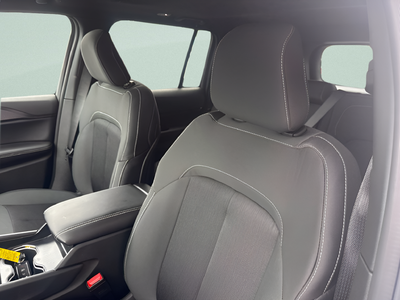 2027 Jeep Grand Cherokee GRAND CHEROKEE LAREDO X 4X4