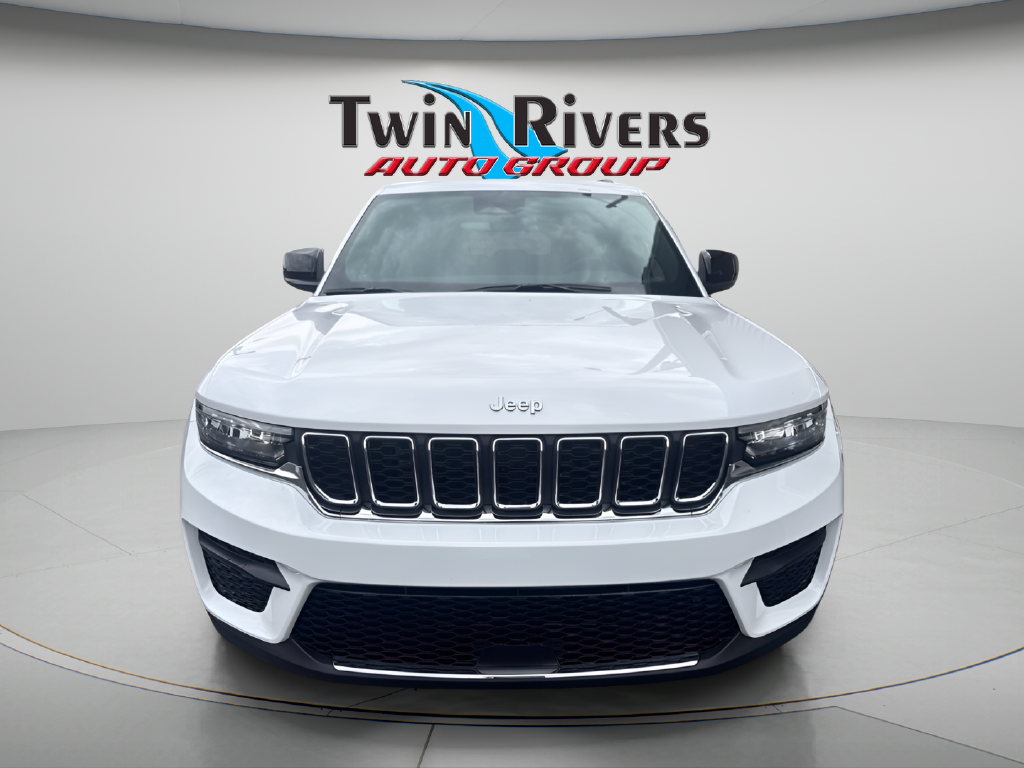 2027 Jeep Grand Cherokee GRAND CHEROKEE LAREDO X 4X4