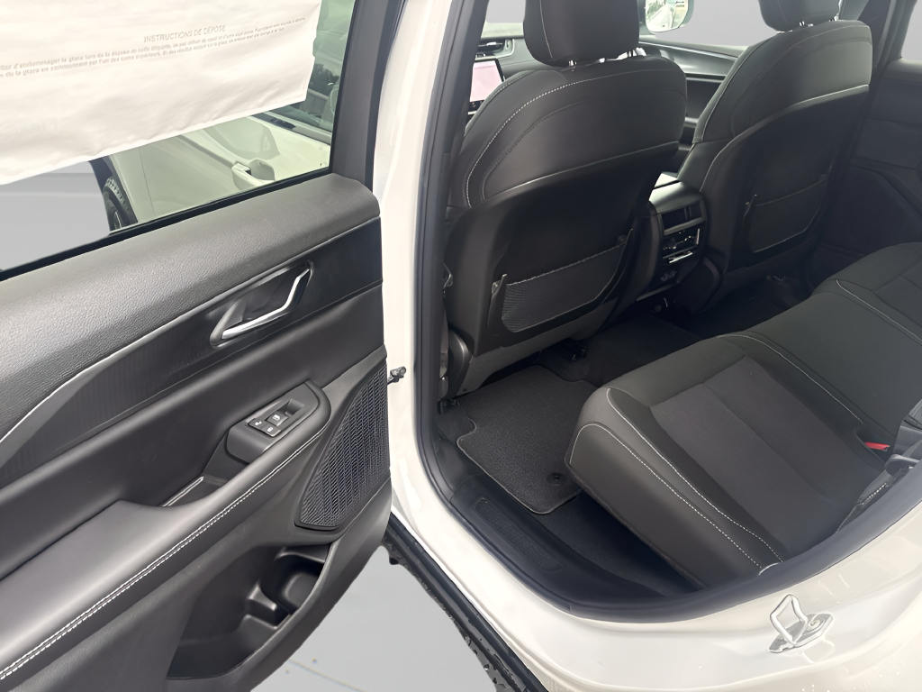 2027 Jeep Grand Cherokee GRAND CHEROKEE LAREDO X 4X4