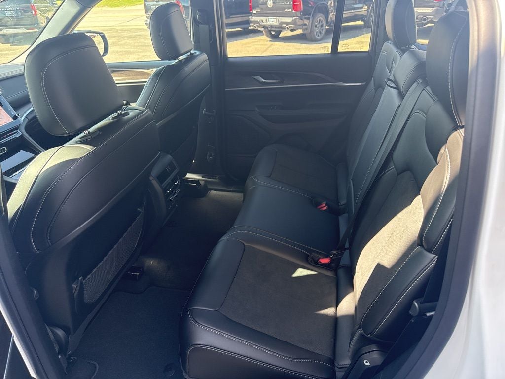 2026 Jeep Grand Cherokee GRAND CHEROKEE LAREDO ALTITUDE 4X4