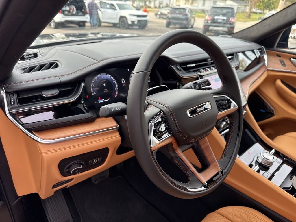 2025 Jeep Grand Cherokee GRAND CHEROKEE SUMMIT RESERVE 4X4