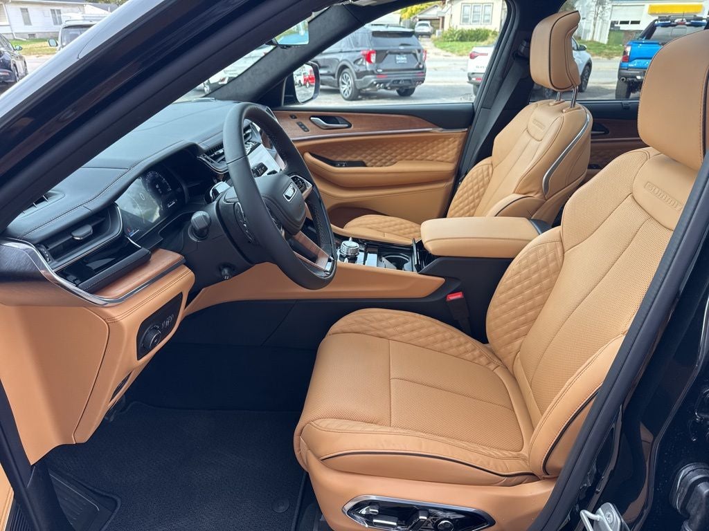 2025 Jeep Grand Cherokee GRAND CHEROKEE SUMMIT RESERVE 4X4