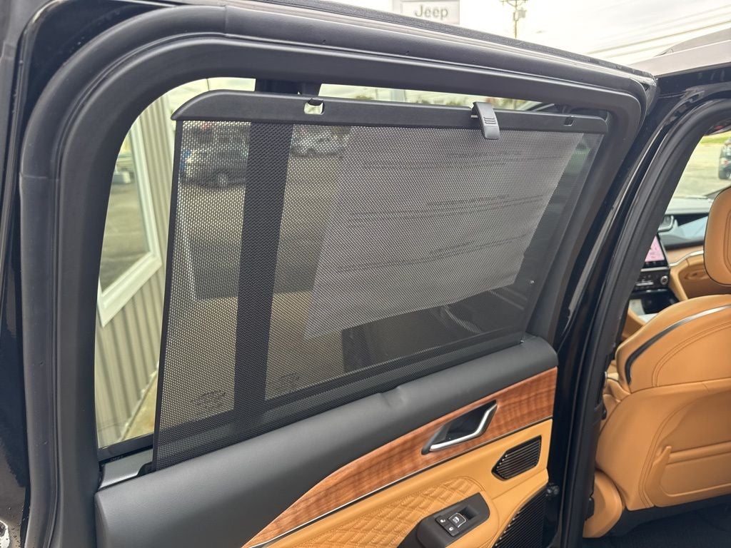 2025 Jeep Grand Cherokee GRAND CHEROKEE SUMMIT RESERVE 4X4