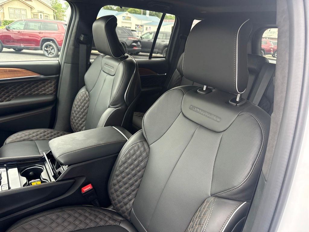 2026 Jeep Grand Cherokee GRAND CHEROKEE SUMMIT 4X4