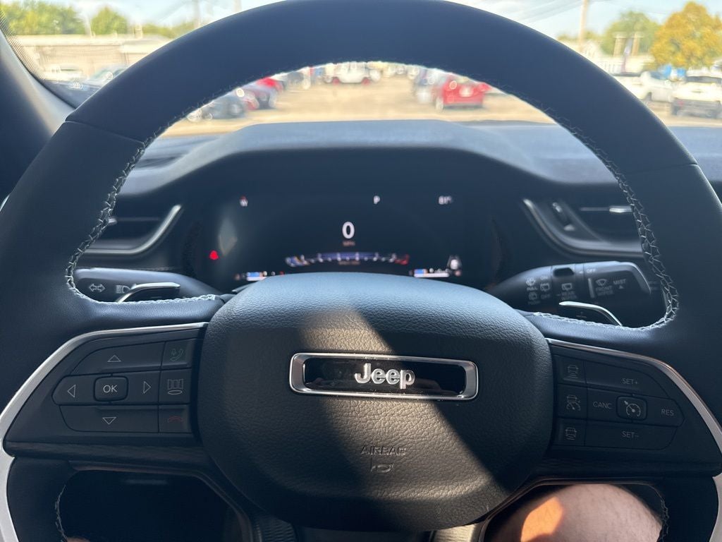 2025 Jeep Grand Cherokee L Altitude 4x4