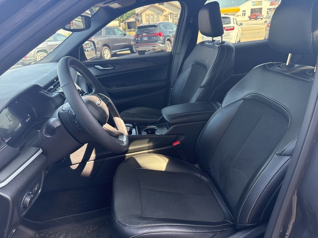 2025 Jeep Grand Cherokee L Altitude 4x4