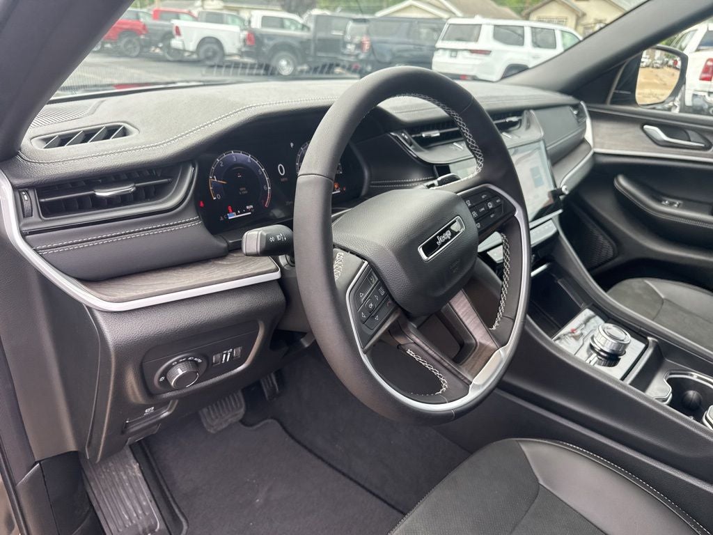 2026 Jeep Grand Cherokee GRAND CHEROKEE L LAREDO ALTITUDE 4X4