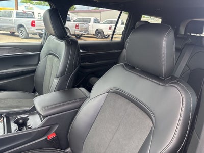 2026 Jeep Grand Cherokee GRAND CHEROKEE L LAREDO ALTITUDE 4X4