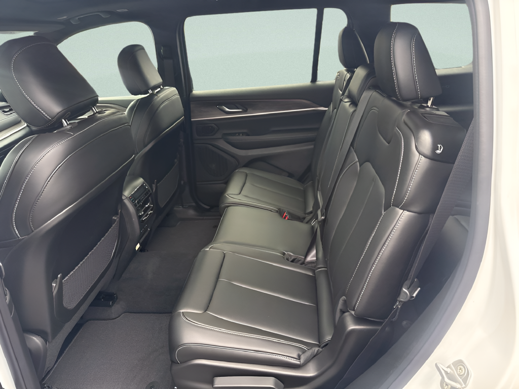 2027 Jeep Grand Cherokee GRAND CHEROKEE L LIMITED 4X4