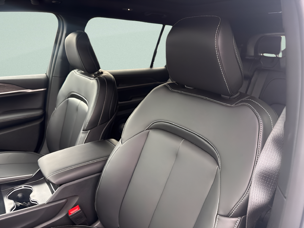 2027 Jeep Grand Cherokee GRAND CHEROKEE L LIMITED 4X4