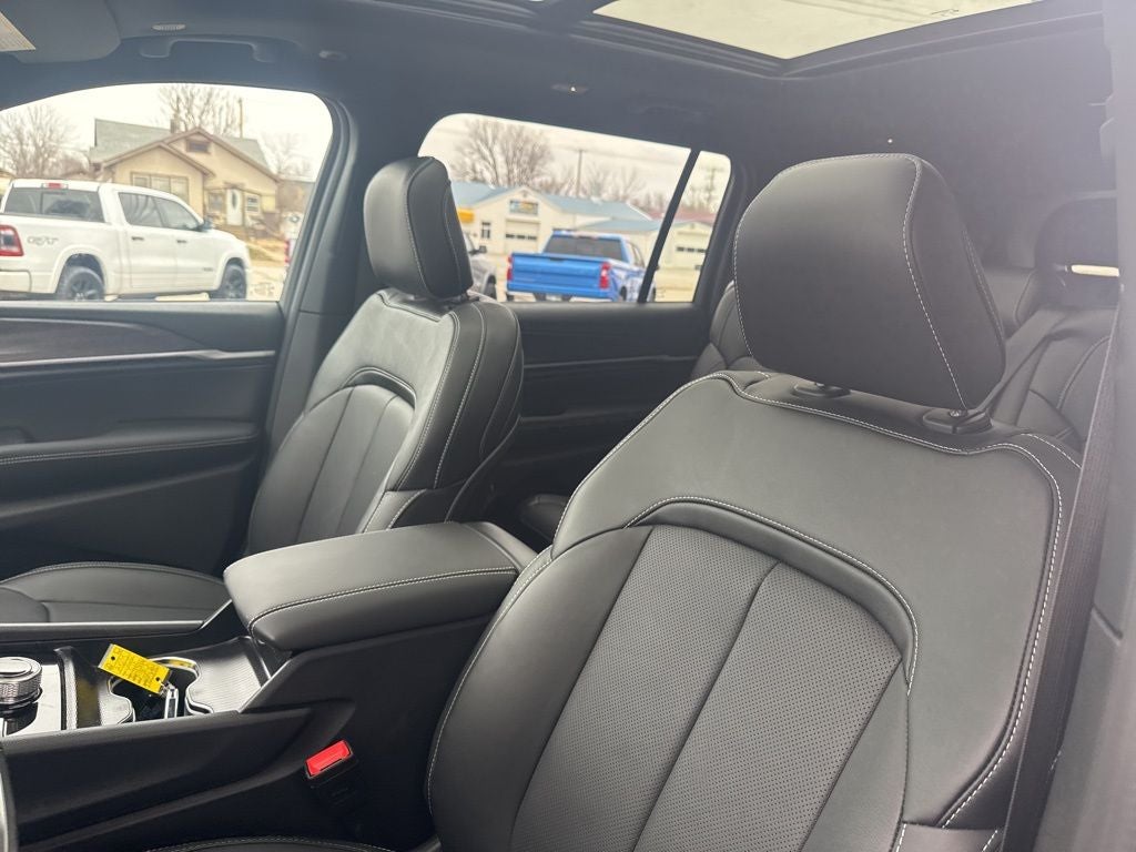 2026 Jeep Grand Cherokee GRAND CHEROKEE L LIMITED RESERVE 4X4