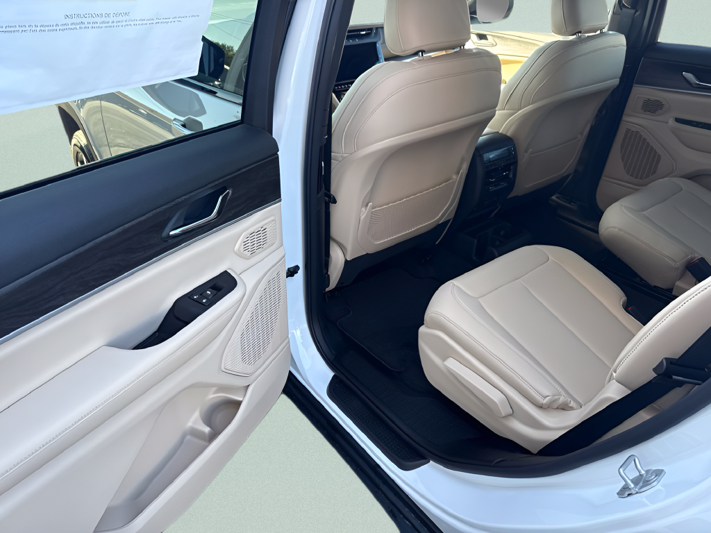 2027 Jeep Grand Cherokee GRAND CHEROKEE L LIMITED 4X4