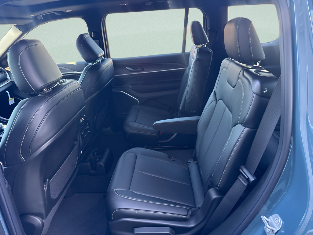 2027 Jeep Grand Cherokee GRAND CHEROKEE L LIMITED RESERVE 4X4