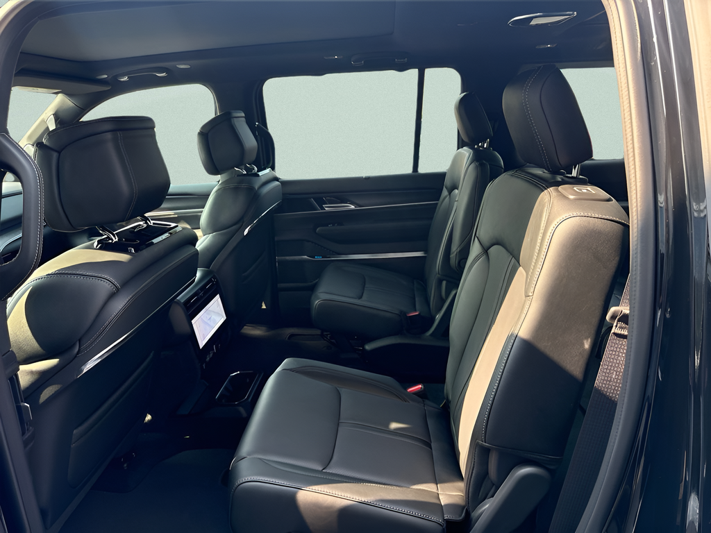 2026 Jeep Grand Wagoneer GRAND WAGONEER SUMMIT OBSIDIAN 4X4