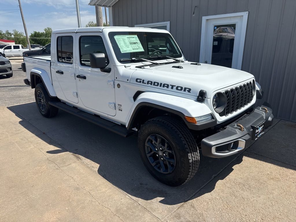 2026 Jeep Gladiator 85th Anniversary Edition Auto's photo