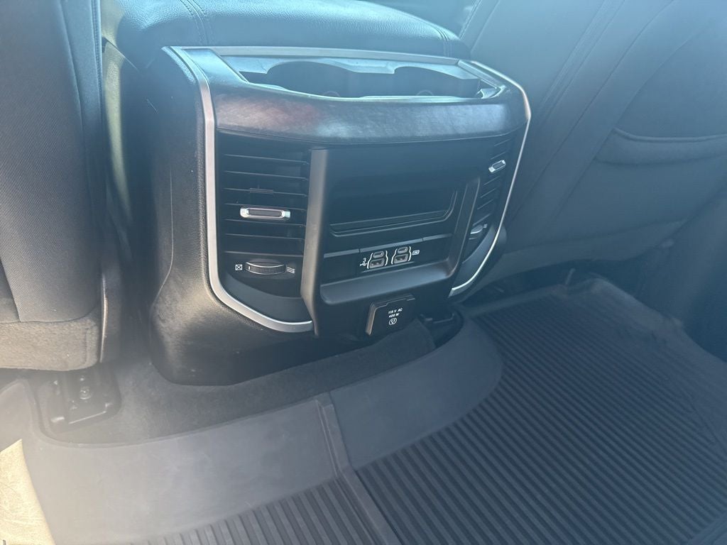 2020 RAM 1500 Big Horn Crew Cab 4x4 5'7' Box