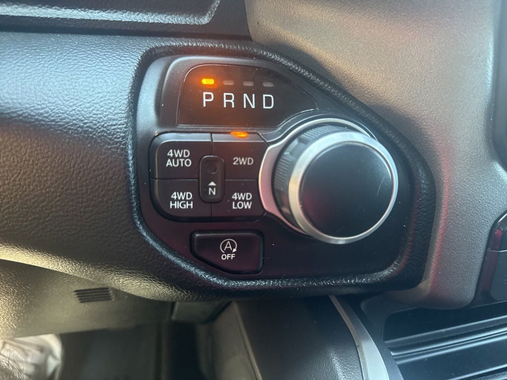 2020 RAM 1500 Big Horn Crew Cab 4x4 5'7' Box