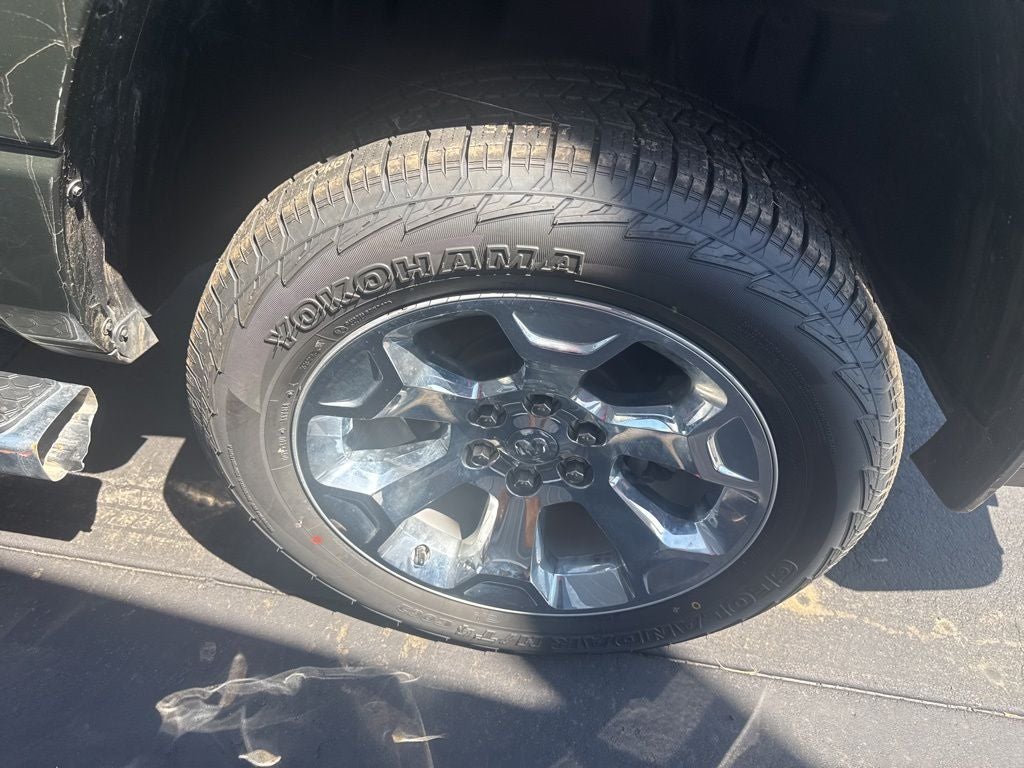2020 RAM 1500 Big Horn Crew Cab 4x4 5'7' Box