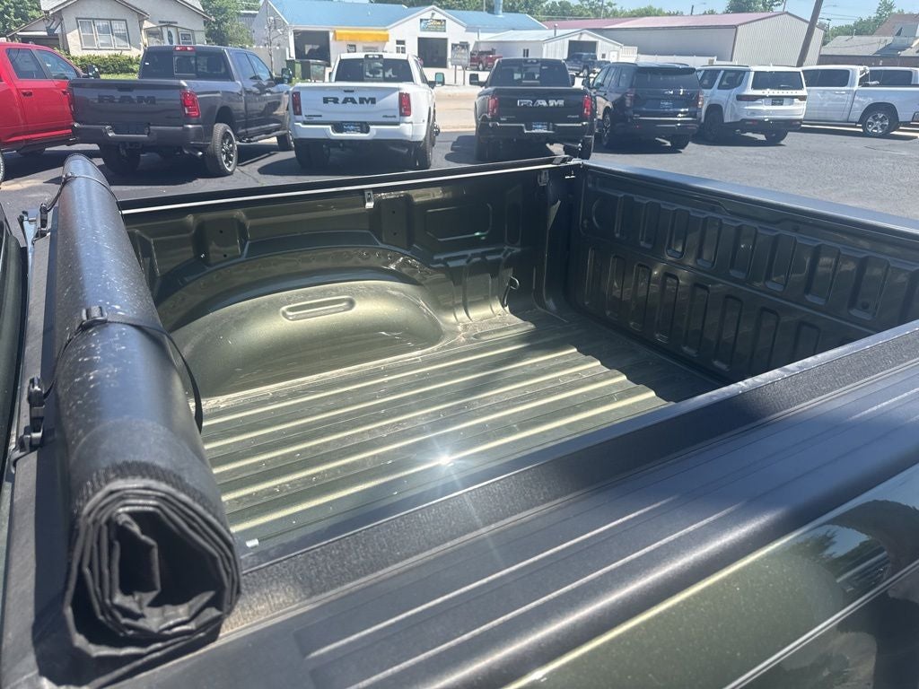 2020 RAM 1500 Big Horn Crew Cab 4x4 5'7' Box