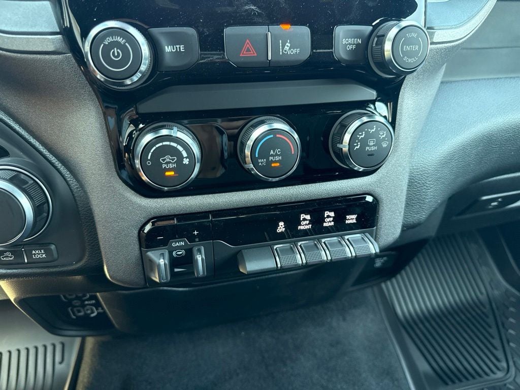 2026 RAM Ram 1500 RAM 1500 WARLOCK CREW CAB 4X4 5'7' BOX