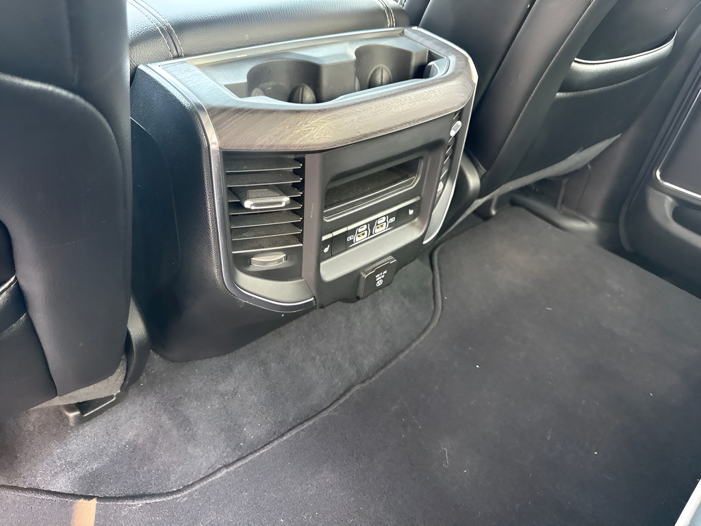 2025 RAM 1500 Laramie Crew Cab 4x4 5'7' Box