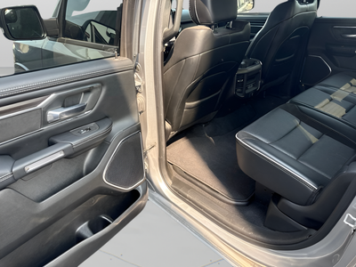 2025 RAM 1500 Laramie Crew Cab 4x4 5'7' Box