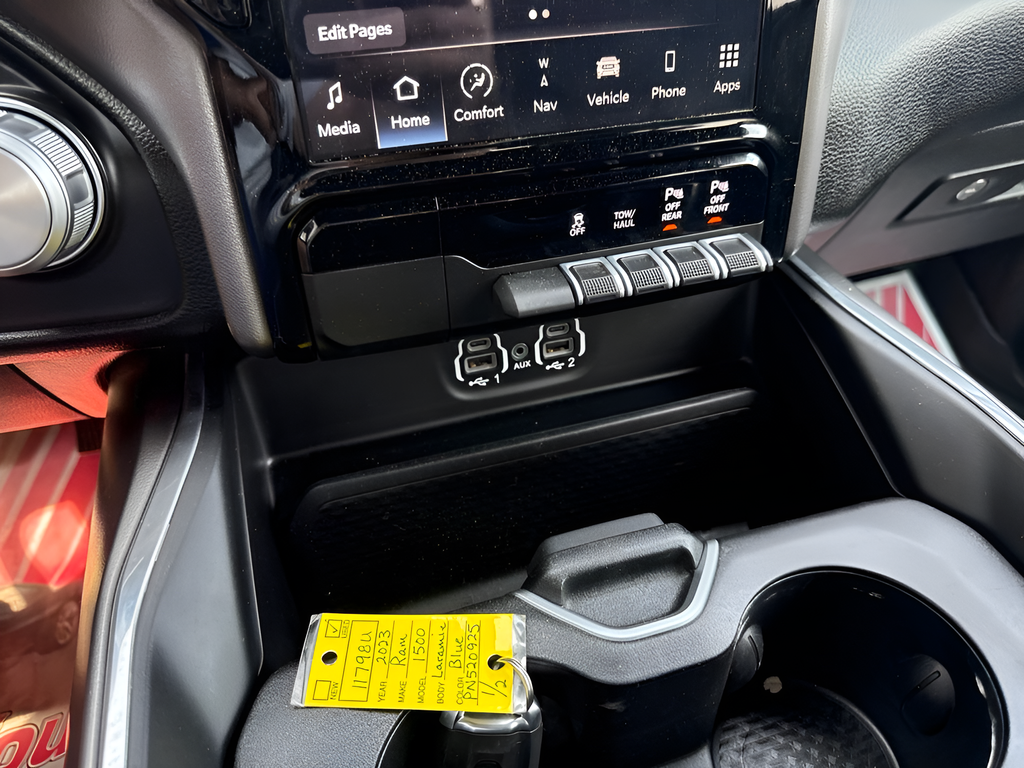 2023 RAM 1500 Laramie Crew Cab 4x4 5'7' Box