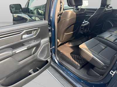 2023 RAM 1500 Laramie Crew Cab 4x4 5'7' Box