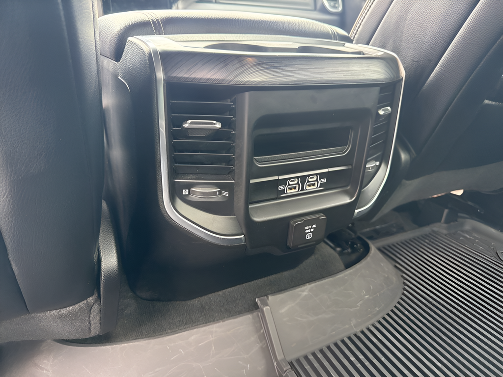 2023 RAM 1500 Laramie Crew Cab 4x4 5'7' Box