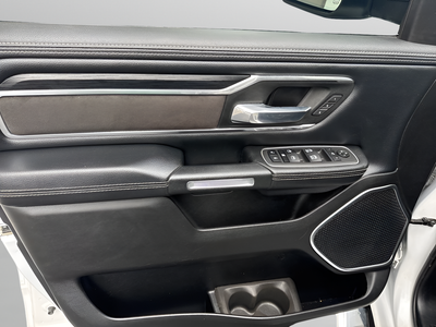 2023 RAM 1500 Laramie Crew Cab 4x4 5'7' Box