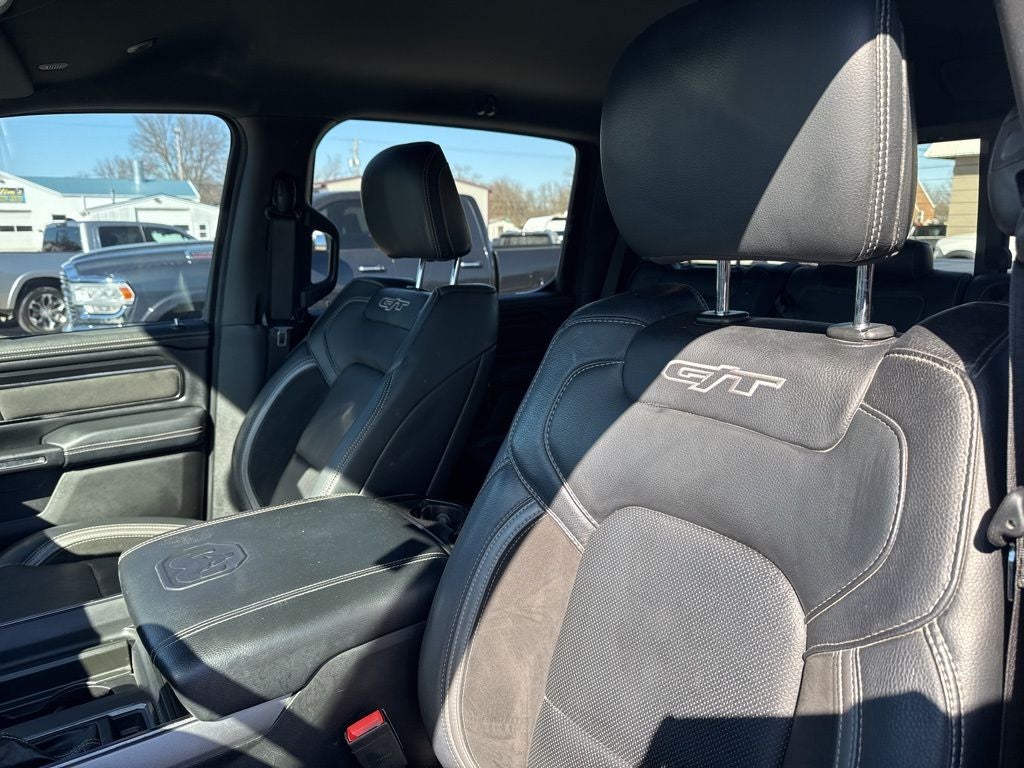 2022 RAM 1500 Laramie Crew Cab 4x4 5'7' Box