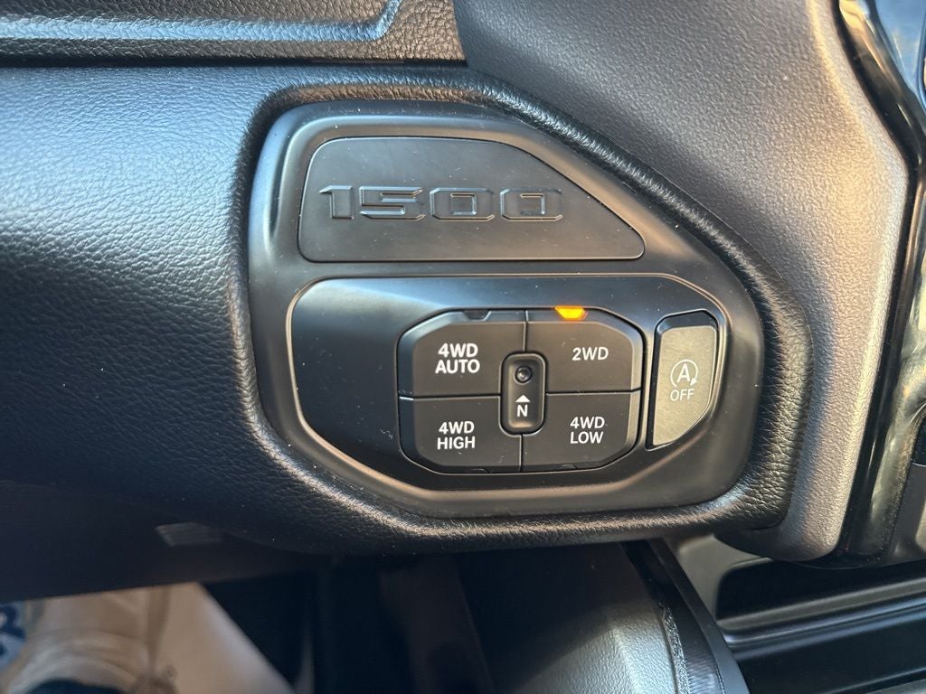 2022 RAM 1500 Laramie Crew Cab 4x4 5'7' Box