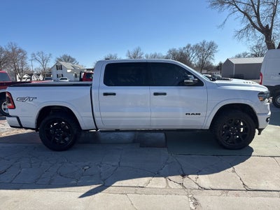 2022 RAM 1500 Laramie Crew Cab 4x4 5'7' Box