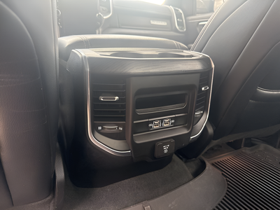 2023 RAM 1500 Laramie Crew Cab 4x4 5'7' Box