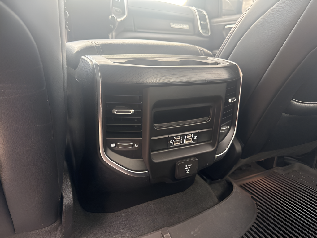 2023 RAM 1500 Laramie Crew Cab 4x4 5'7' Box