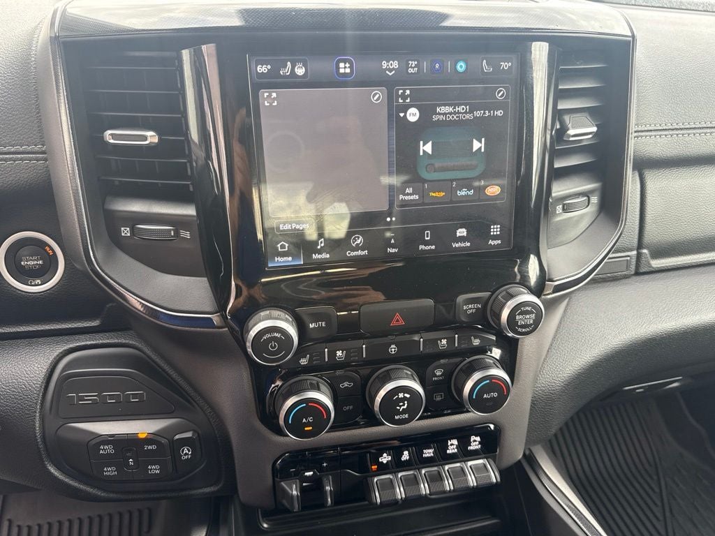 2022 RAM 1500 Laramie Crew Cab 4x4 5'7' Box