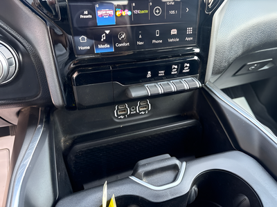 2023 RAM 1500 Laramie Crew Cab 4x4 5'7' Box