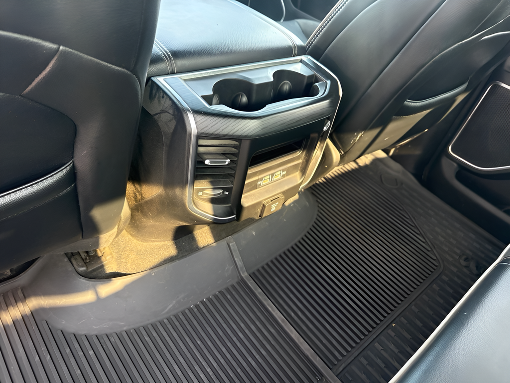2023 RAM 1500 Laramie Crew Cab 4x4 5'7' Box