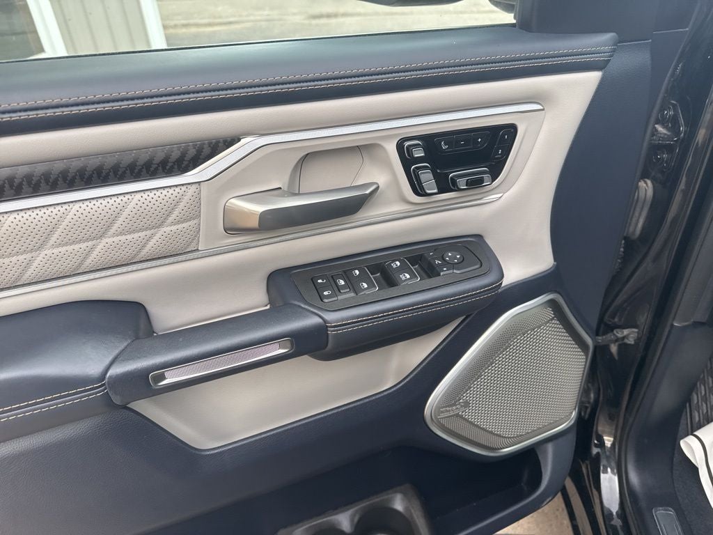 2025 RAM 1500 Tungsten Crew Cab 4x4 5'7' Box