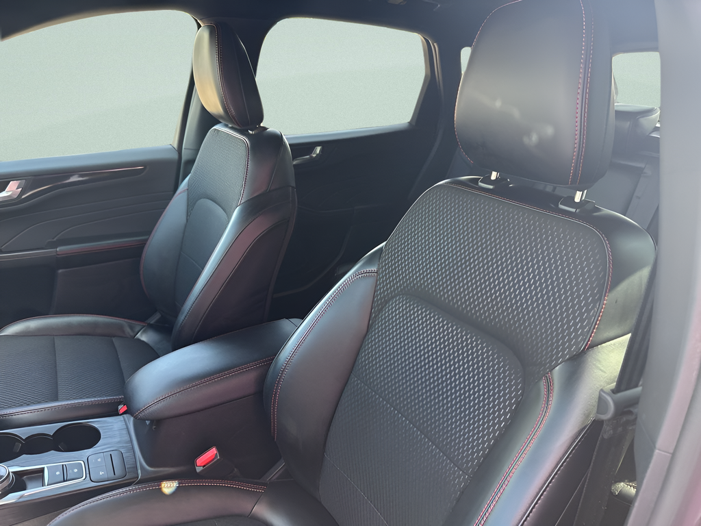2025 Ford Escape ST-Line Select - Photo 11