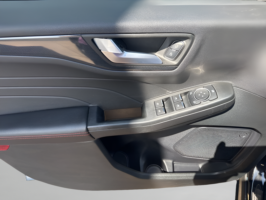 2025 Ford Escape ST-Line Select - Photo 9