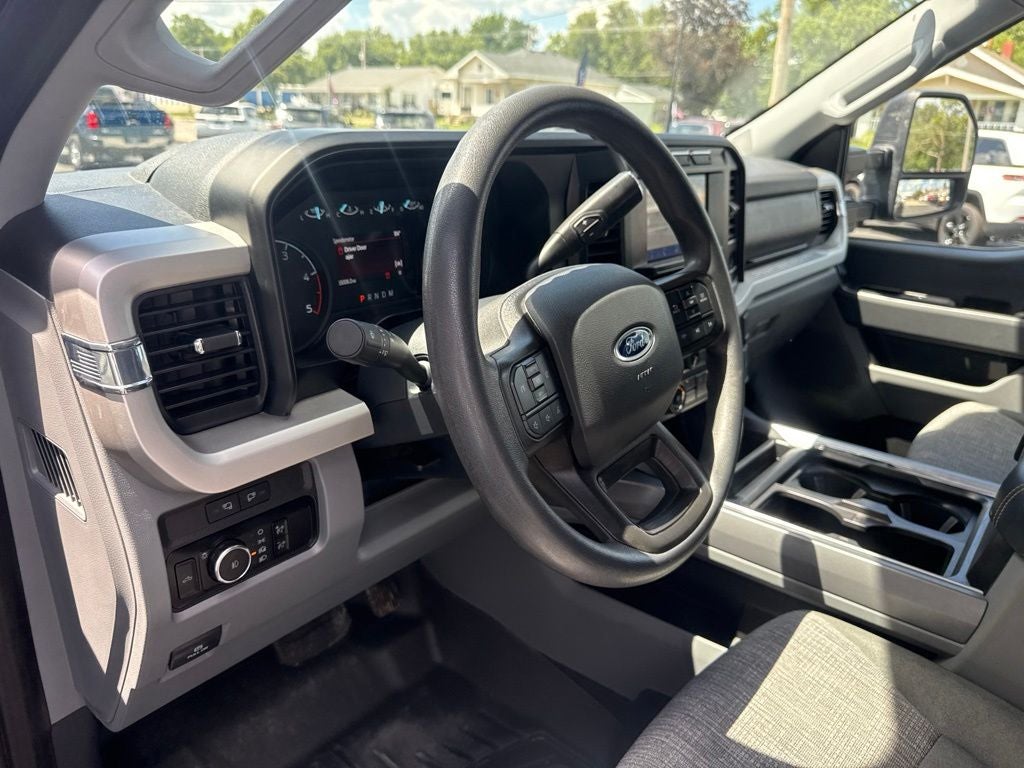 2023 Ford F-350 XLT