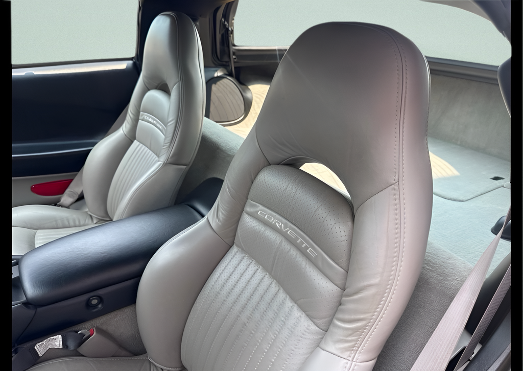 2004 Chevrolet Corvette Base