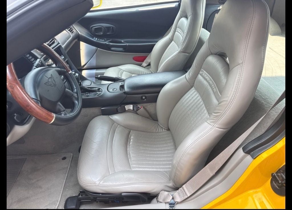 2004 Chevrolet Corvette Base